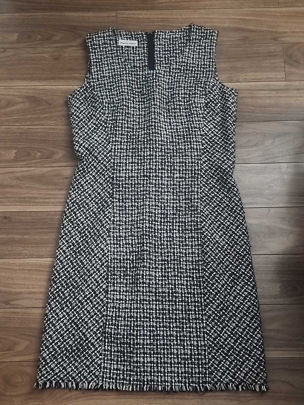 Marie Claire, Sheath Dress Sleevess Black & White Tweed